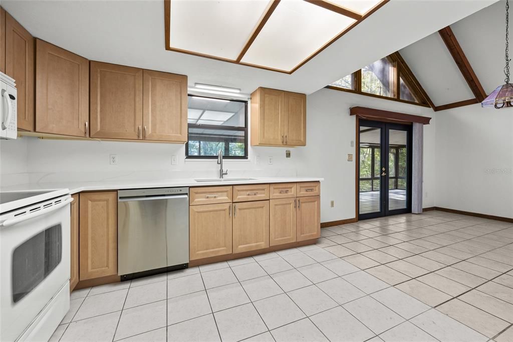 Active With Contract: $270,000 (3 beds, 2 baths, 1340 Square Feet)