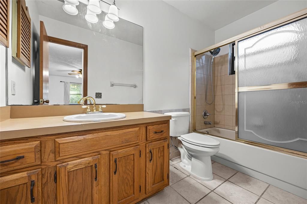 Active With Contract: $270,000 (3 beds, 2 baths, 1340 Square Feet)