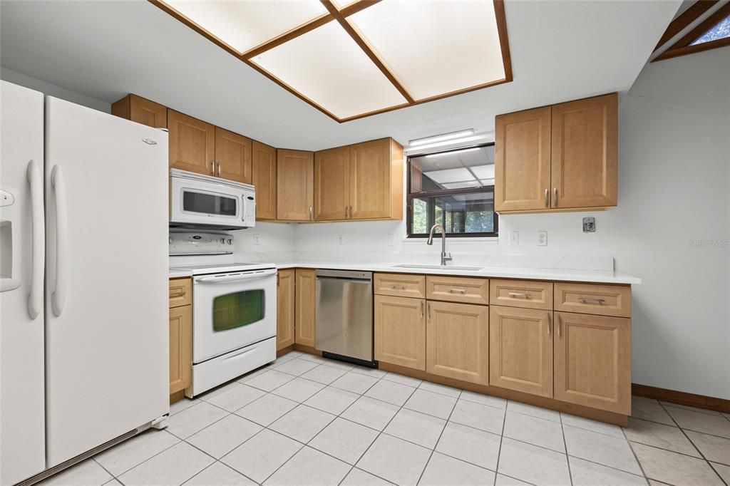 Active With Contract: $270,000 (3 beds, 2 baths, 1340 Square Feet)