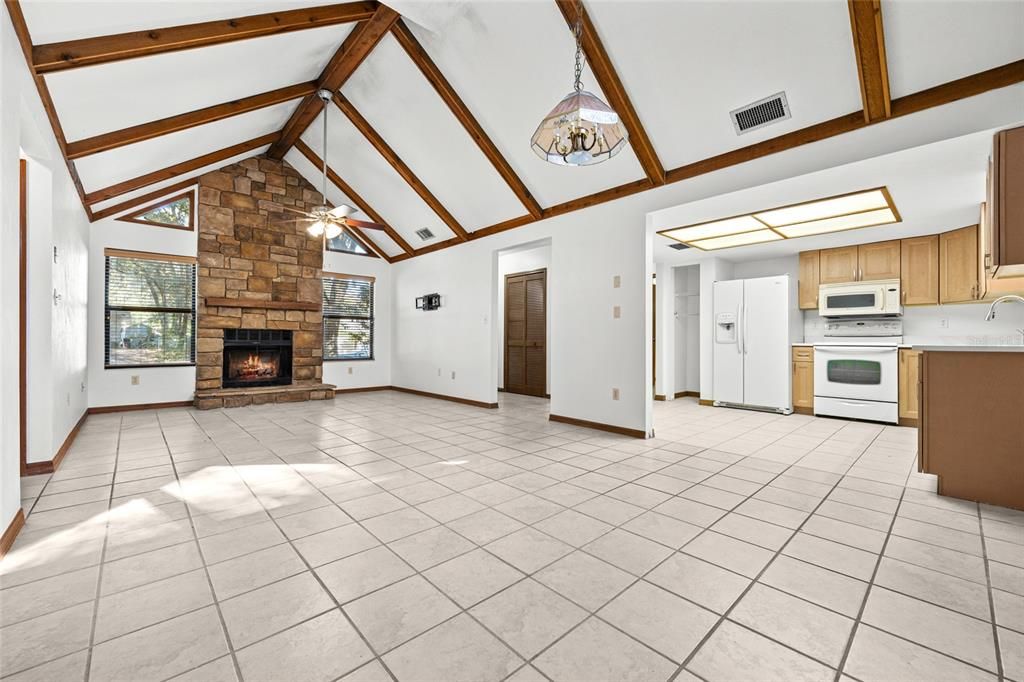 Active With Contract: $270,000 (3 beds, 2 baths, 1340 Square Feet)