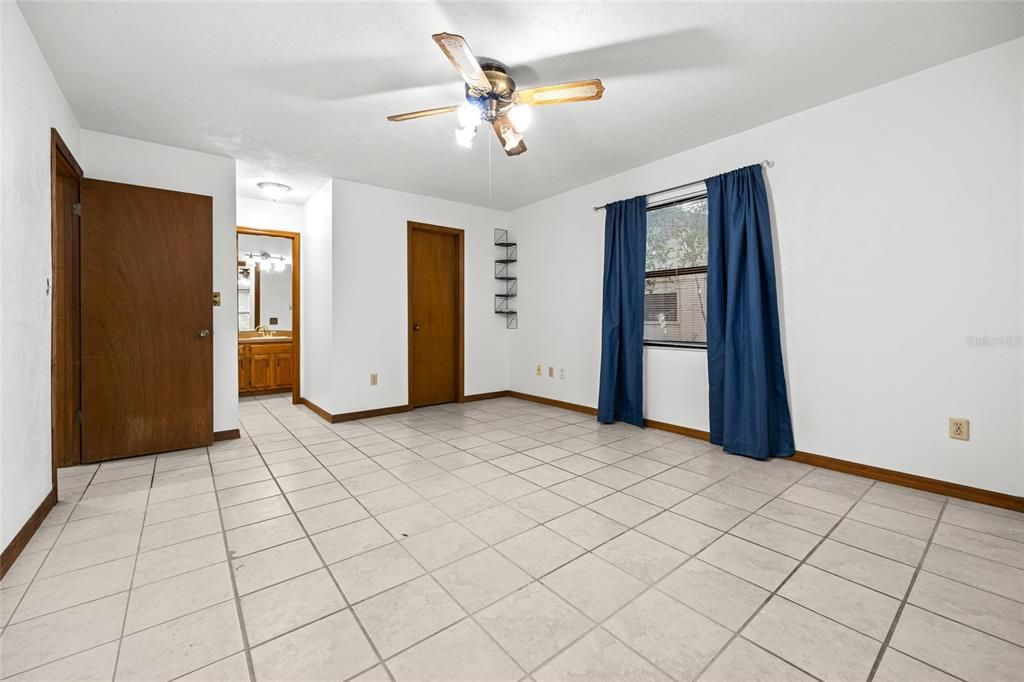 Active With Contract: $270,000 (3 beds, 2 baths, 1340 Square Feet)