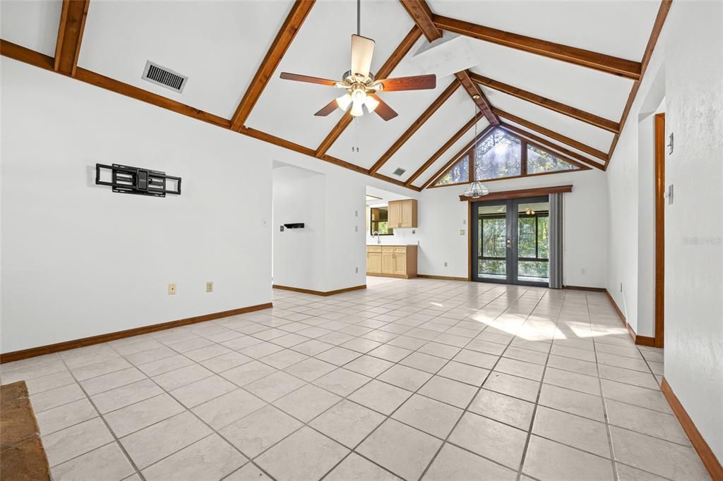 Active With Contract: $270,000 (3 beds, 2 baths, 1340 Square Feet)