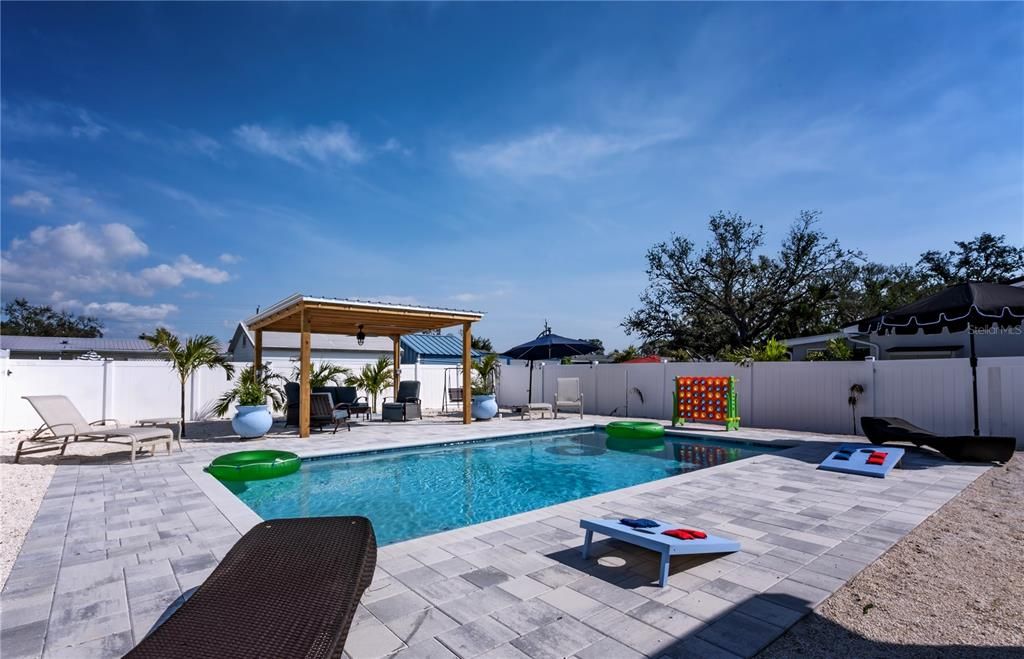 Active With Contract: $699,999 (4 beds, 0 baths, 1884 Square Feet)