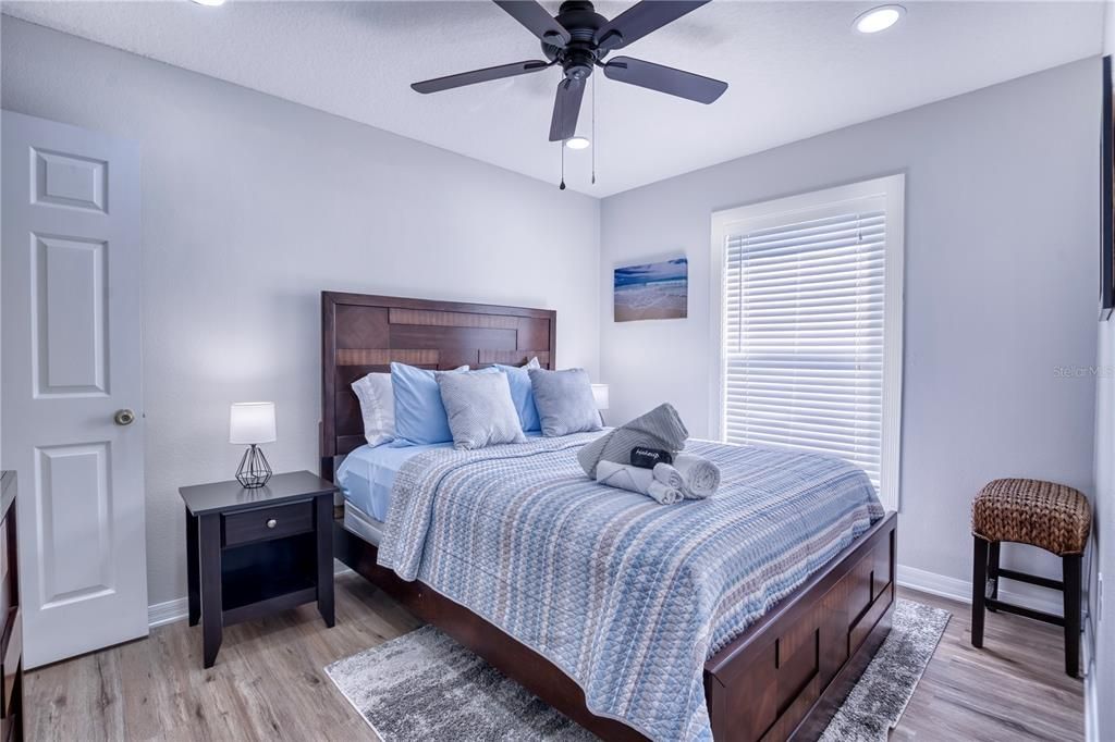 Active With Contract: $699,999 (4 beds, 0 baths, 1884 Square Feet)