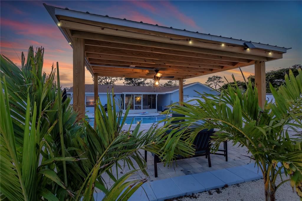 Active With Contract: $699,999 (4 beds, 0 baths, 1884 Square Feet)