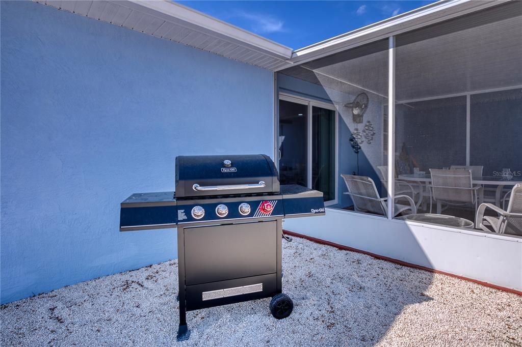 Active With Contract: $699,999 (4 beds, 0 baths, 1884 Square Feet)