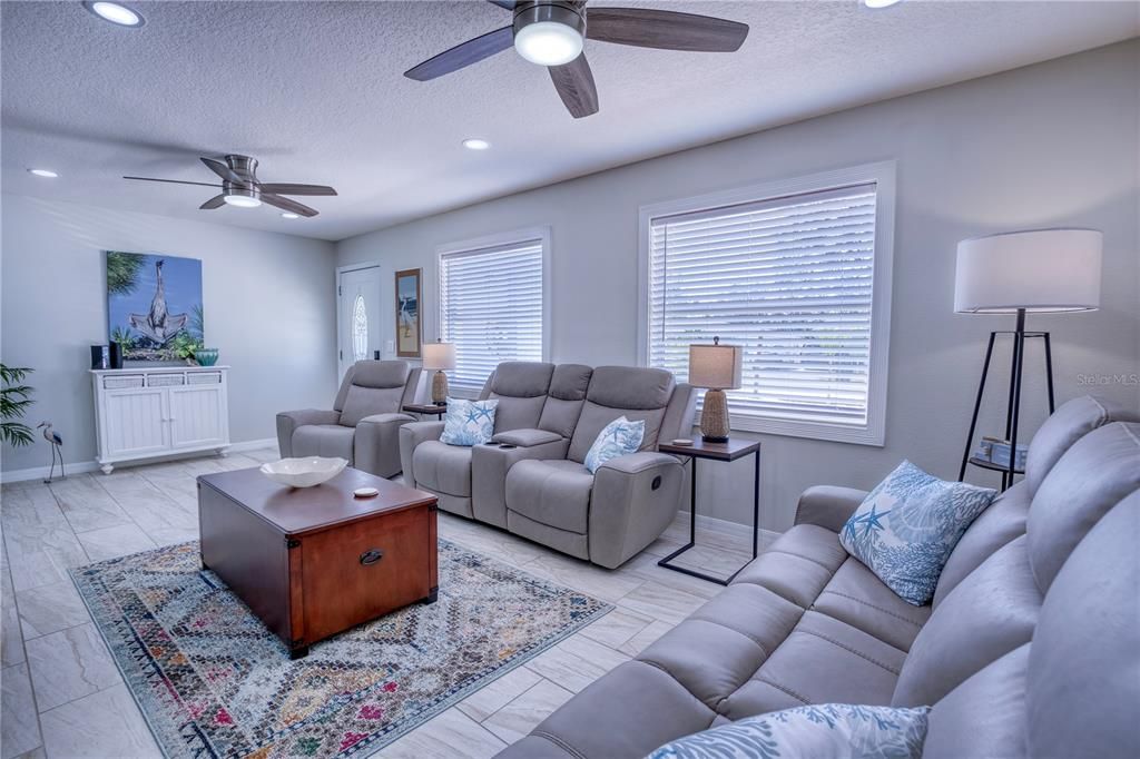 Active With Contract: $699,999 (4 beds, 0 baths, 1884 Square Feet)