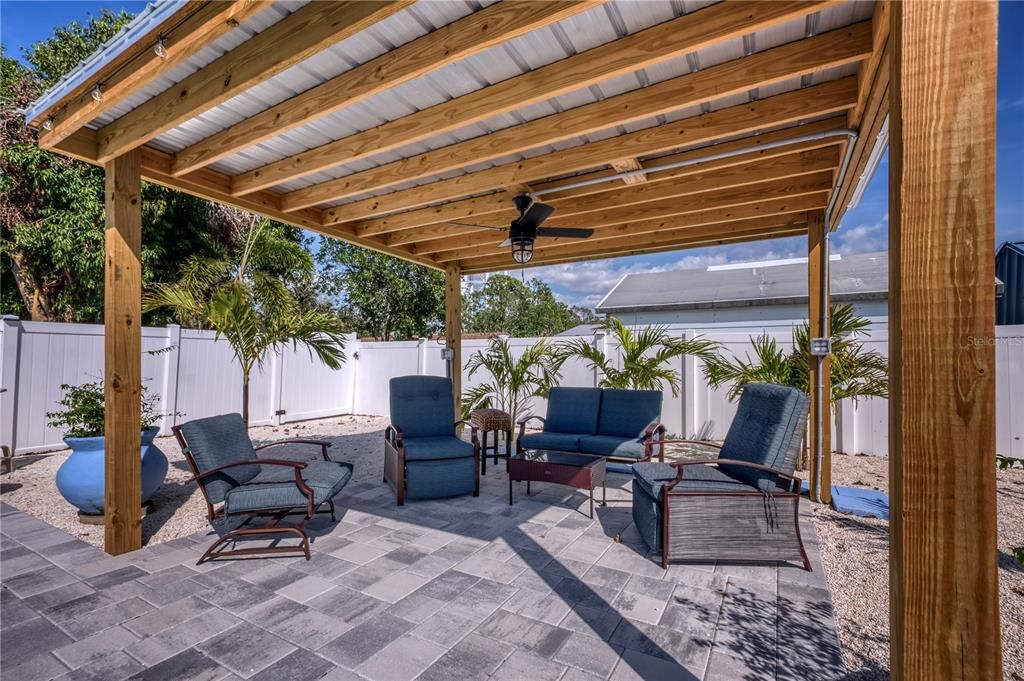 Active With Contract: $699,999 (4 beds, 0 baths, 1884 Square Feet)