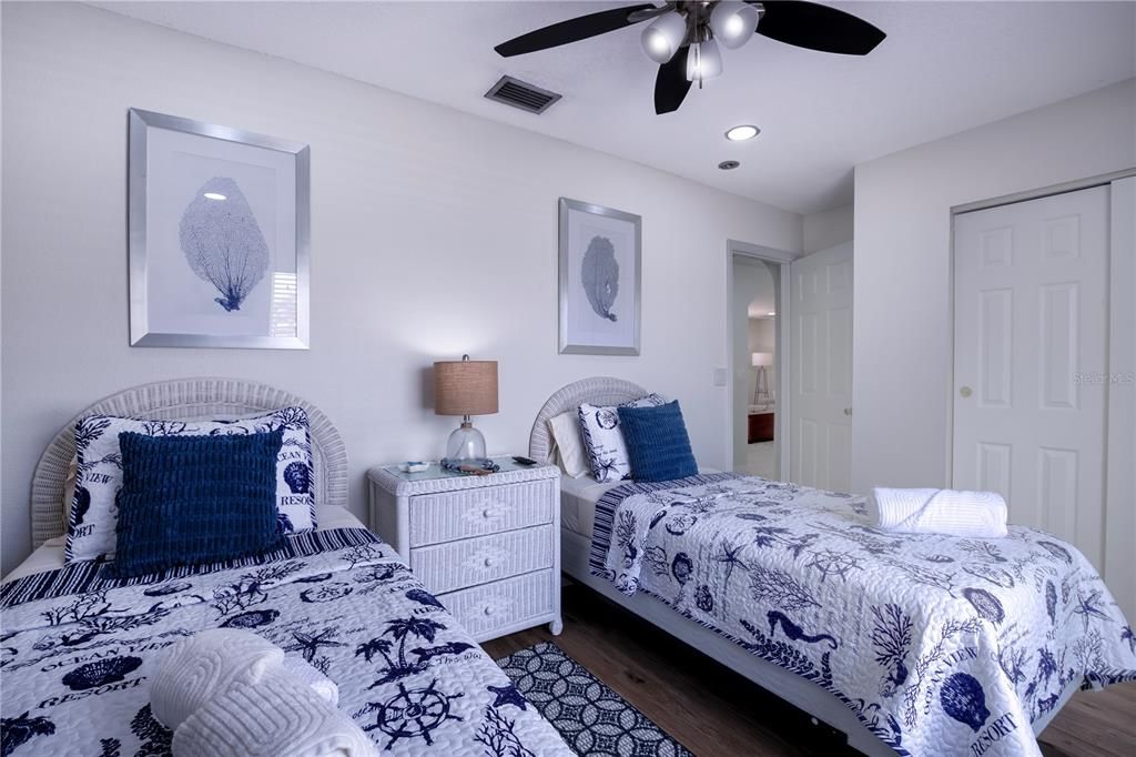 Active With Contract: $699,999 (4 beds, 0 baths, 1884 Square Feet)