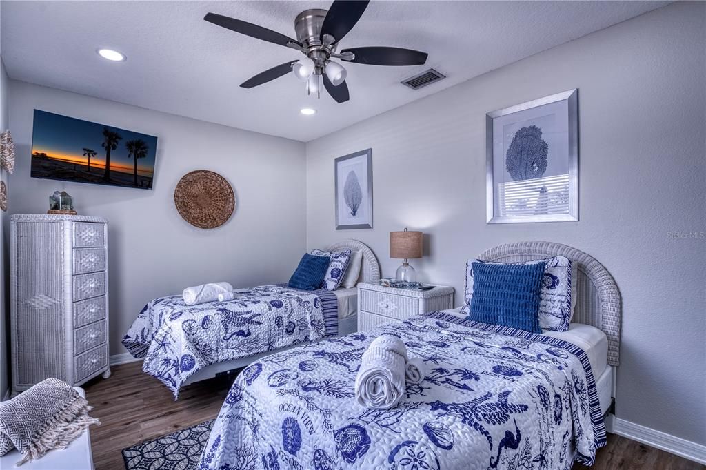 Active With Contract: $699,999 (4 beds, 0 baths, 1884 Square Feet)