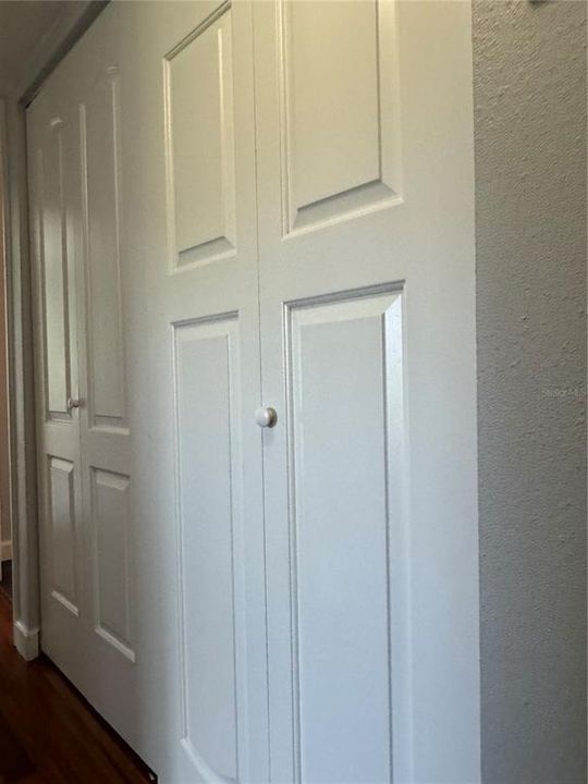 For Sale: $165,000 (2 beds, 2 baths, 993 Square Feet)