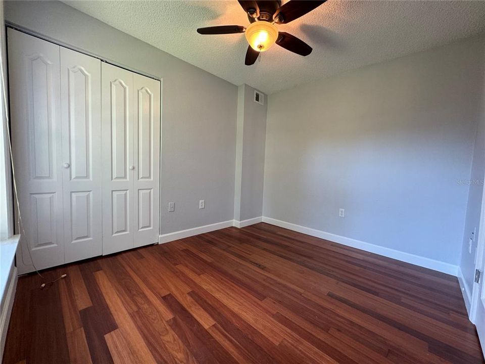 For Sale: $165,000 (2 beds, 2 baths, 993 Square Feet)