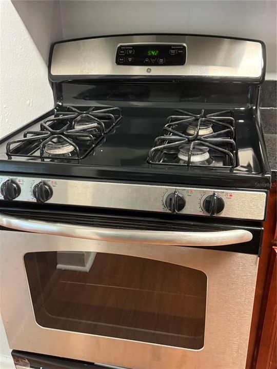 For Sale: $165,000 (2 beds, 2 baths, 993 Square Feet)