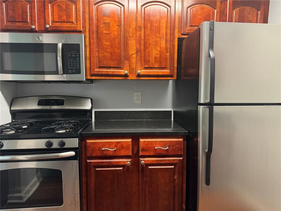 For Sale: $165,000 (2 beds, 2 baths, 993 Square Feet)