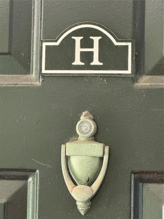 For Sale: $165,000 (2 beds, 2 baths, 993 Square Feet)