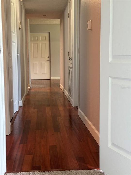 For Sale: $165,000 (2 beds, 2 baths, 993 Square Feet)