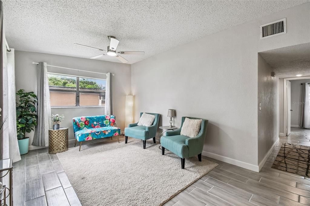 En Venta: $270,000 (3 camas, 2 baños, 1119 Pies cuadrados)