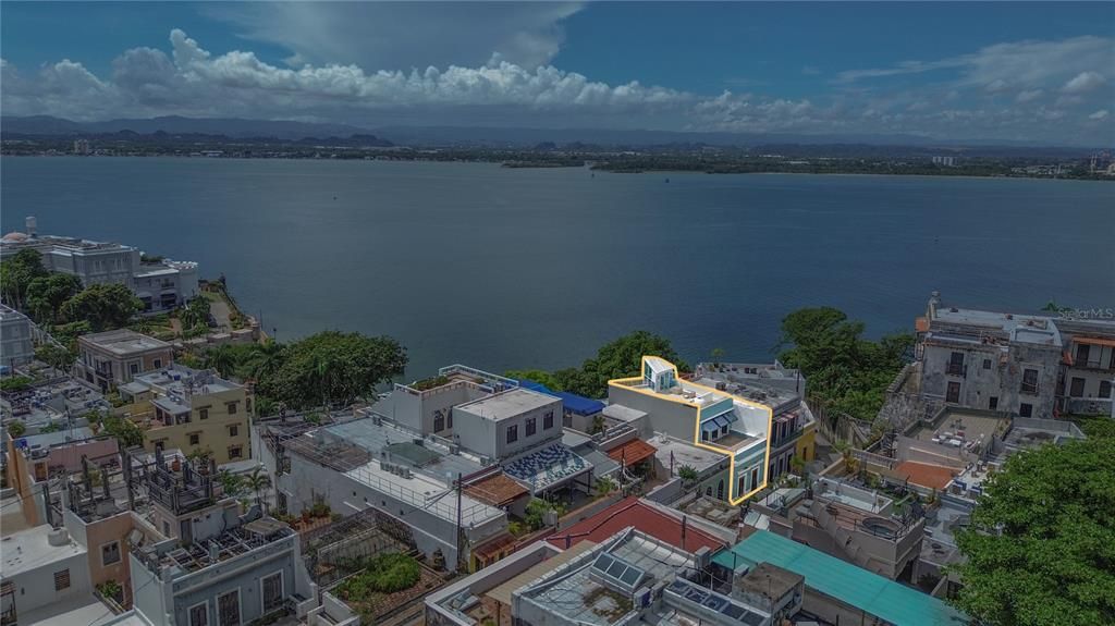 На продажу: $1,800,000 (2 спален, 2 ванн, 2050 Квадратных фут)