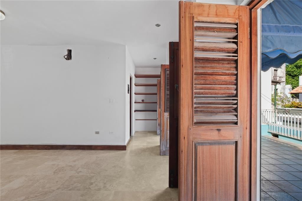 На продажу: $1,800,000 (2 спален, 2 ванн, 2050 Квадратных фут)