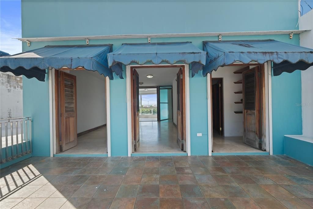 На продажу: $1,800,000 (2 спален, 2 ванн, 2050 Квадратных фут)