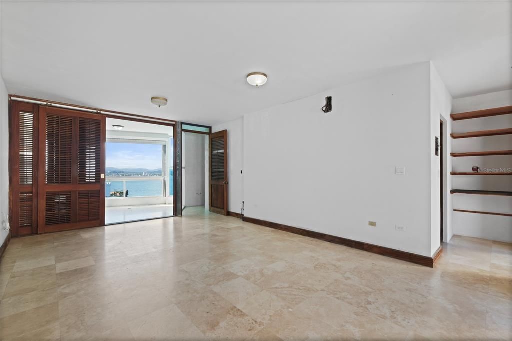 На продажу: $1,800,000 (2 спален, 2 ванн, 2050 Квадратных фут)