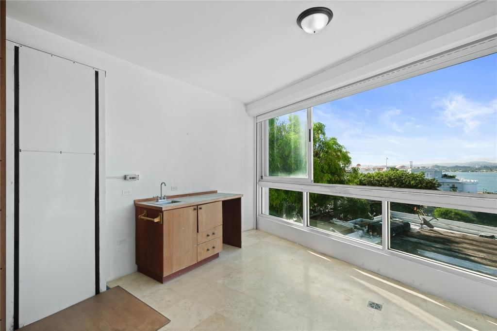 На продажу: $1,800,000 (2 спален, 2 ванн, 2050 Квадратных фут)