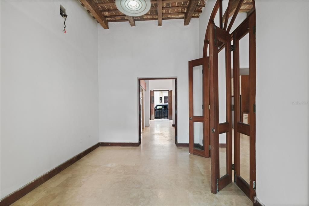 На продажу: $1,800,000 (2 спален, 2 ванн, 2050 Квадратных фут)