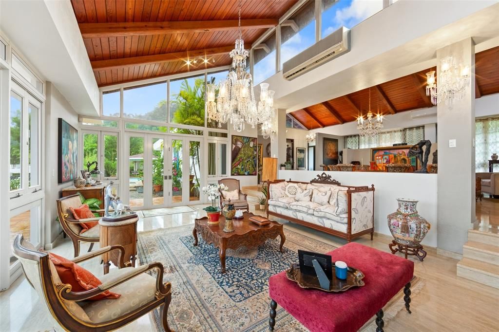 En Venta: $1,650,000 (4 camas, 2 baños, 2900 Pies cuadrados)