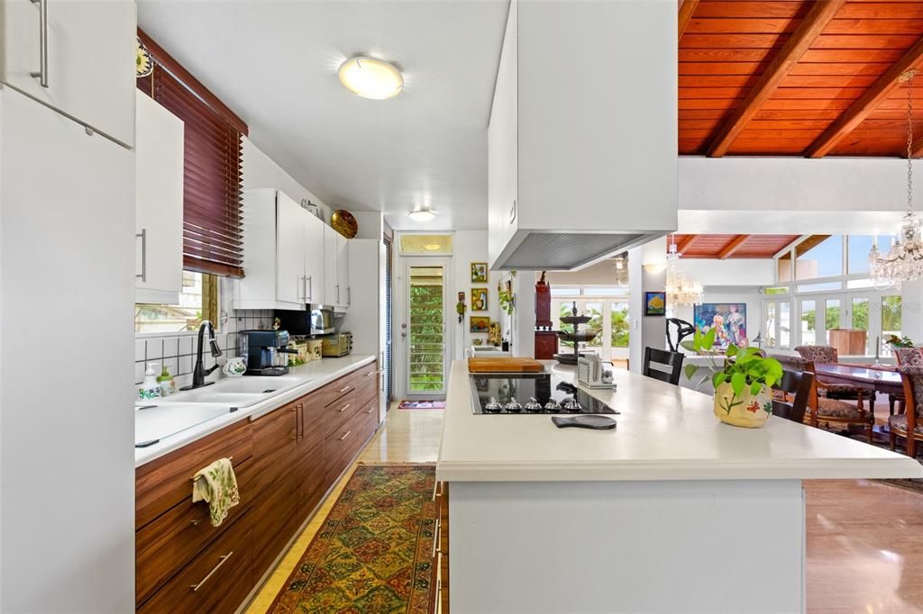 En Venta: $1,650,000 (4 camas, 2 baños, 2900 Pies cuadrados)