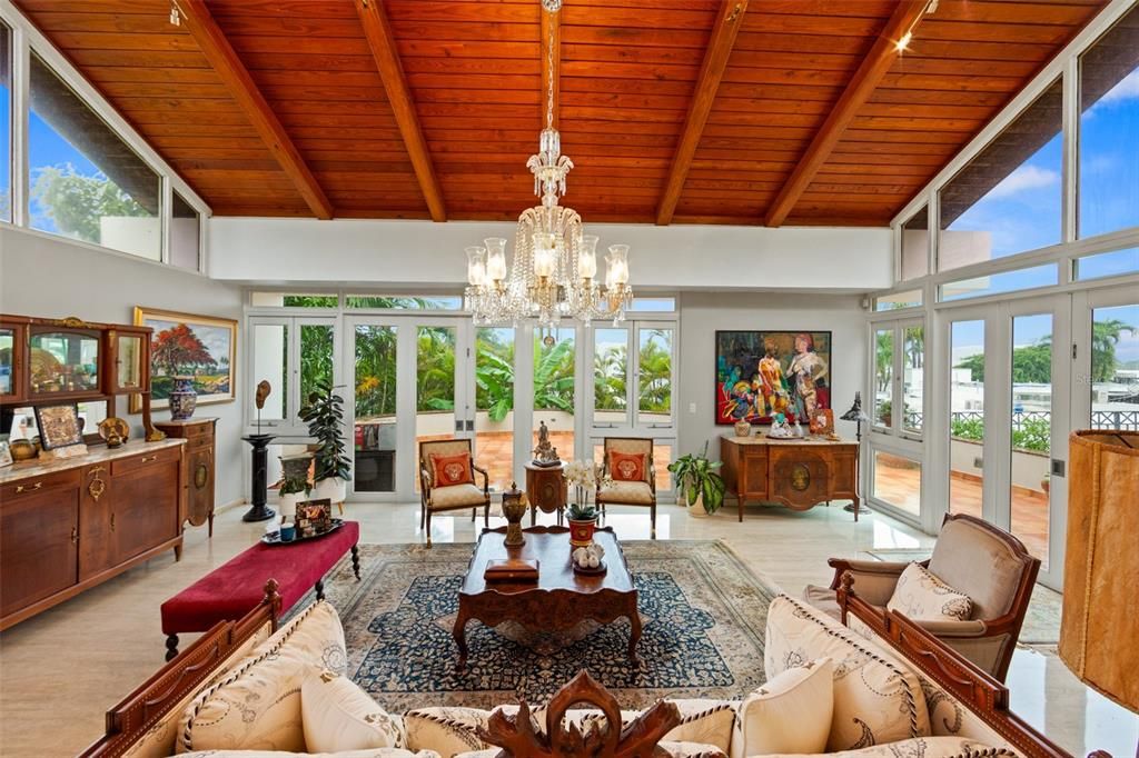 En Venta: $1,650,000 (4 camas, 2 baños, 2900 Pies cuadrados)