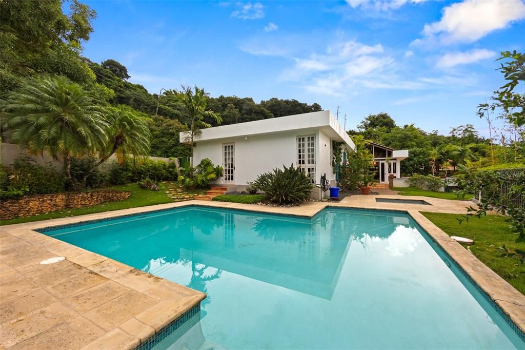 En Venta: $1,650,000 (4 camas, 2 baños, 2900 Pies cuadrados)