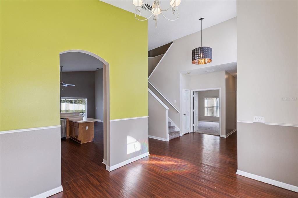 Activo con contrato: $2,695 (5 camas, 4 baños, 2322 Pies cuadrados)