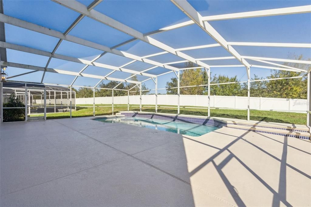 Activo con contrato: $2,695 (5 camas, 4 baños, 2322 Pies cuadrados)