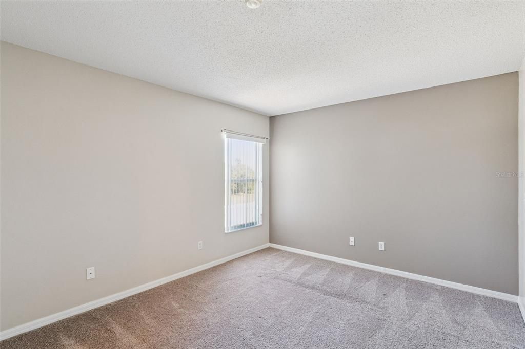 Activo con contrato: $2,695 (5 camas, 4 baños, 2322 Pies cuadrados)