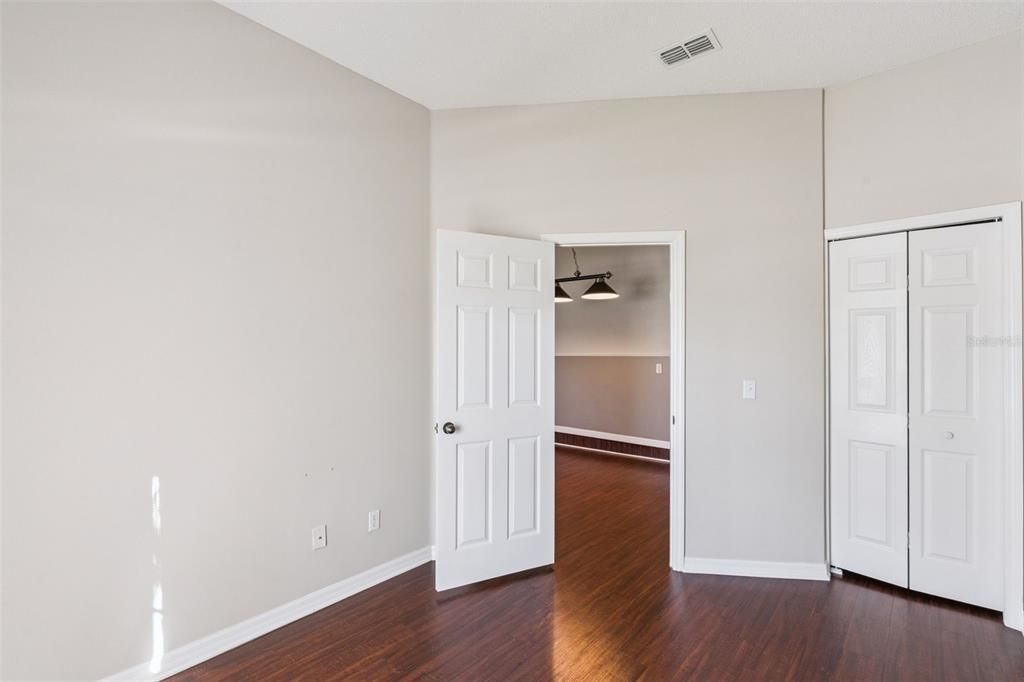 Activo con contrato: $2,695 (5 camas, 4 baños, 2322 Pies cuadrados)