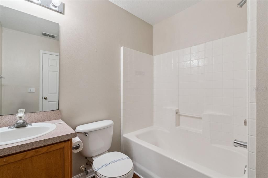 Activo con contrato: $2,695 (5 camas, 4 baños, 2322 Pies cuadrados)