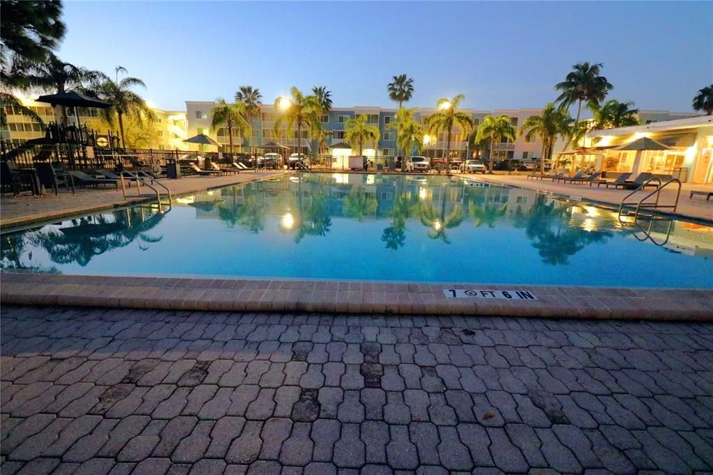 For Rent: $1,500 (1 beds, 1 baths, 714 Square Feet)