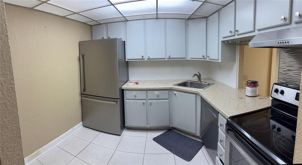For Rent: $1,500 (1 beds, 1 baths, 714 Square Feet)