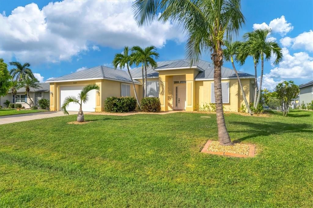 合同活跃: $569,000 (3 贝兹, 2 浴室, 1950 平方英尺)