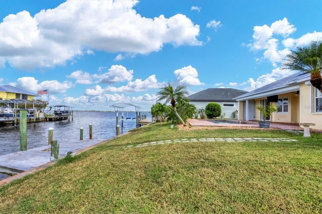 合同活跃: $569,000 (3 贝兹, 2 浴室, 1950 平方英尺)