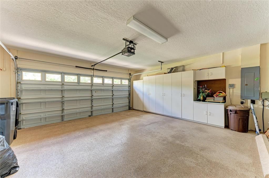 Под контрактом: $580,000 (3 спален, 2 ванн, 2410 Квадратных фут)