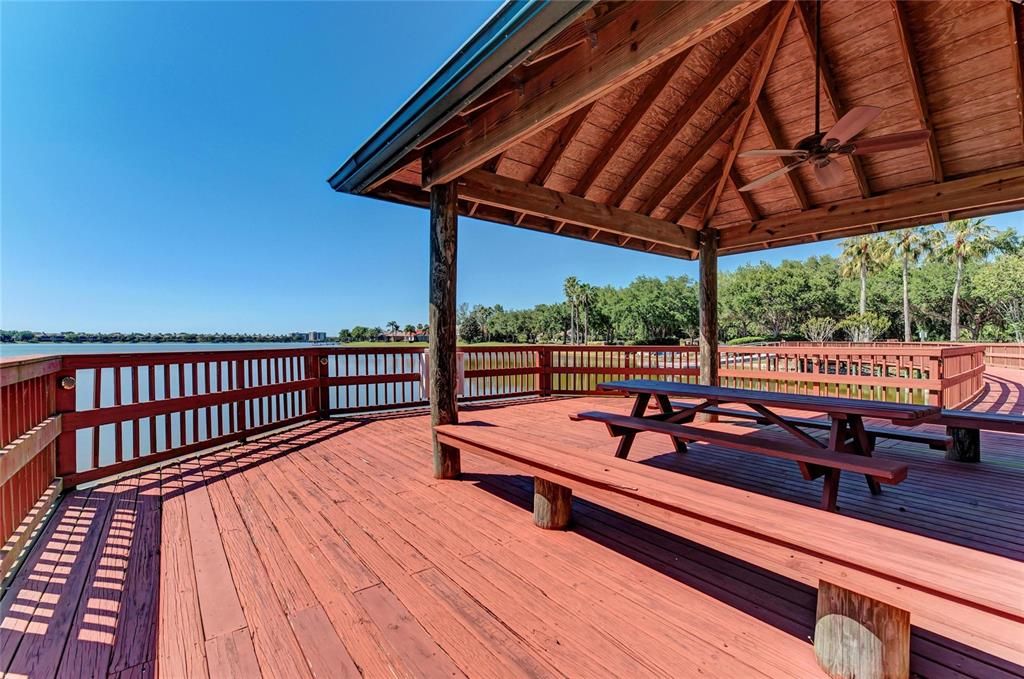 Под контрактом: $580,000 (3 спален, 2 ванн, 2410 Квадратных фут)