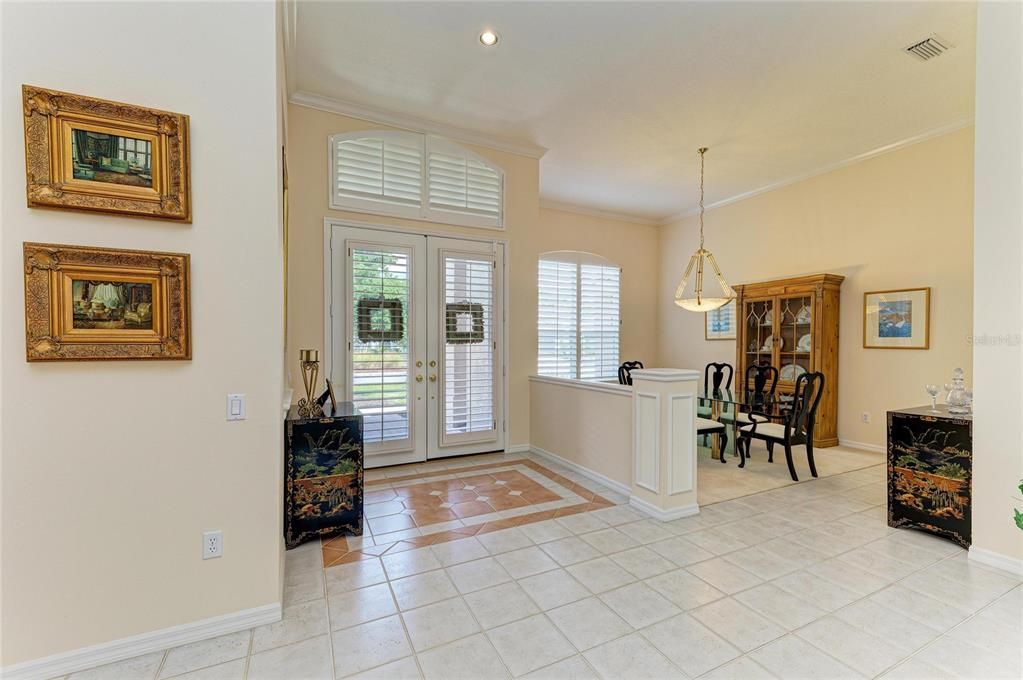 Под контрактом: $580,000 (3 спален, 2 ванн, 2410 Квадратных фут)