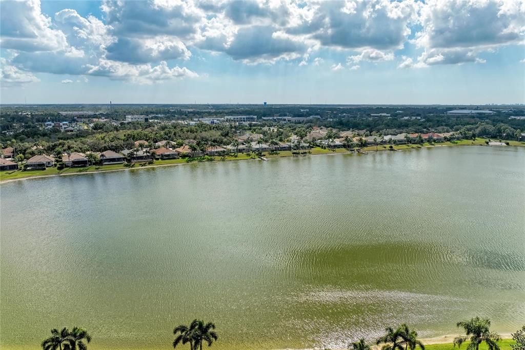 Под контрактом: $580,000 (3 спален, 2 ванн, 2410 Квадратных фут)