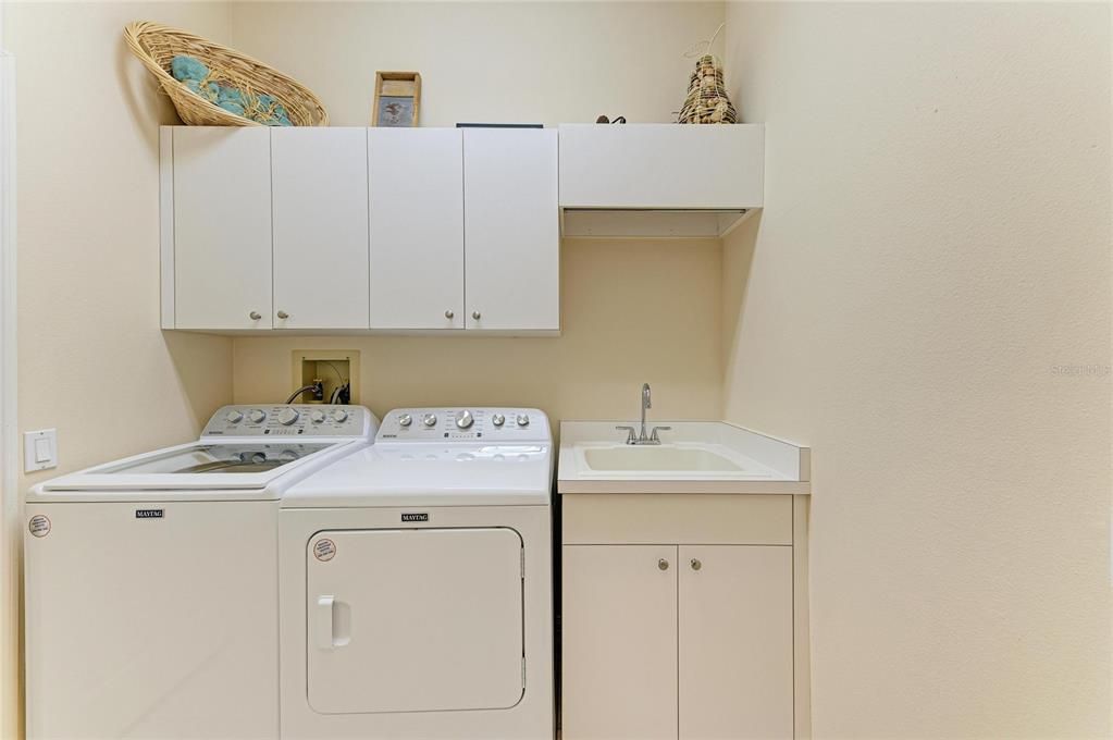 Под контрактом: $580,000 (3 спален, 2 ванн, 2410 Квадратных фут)