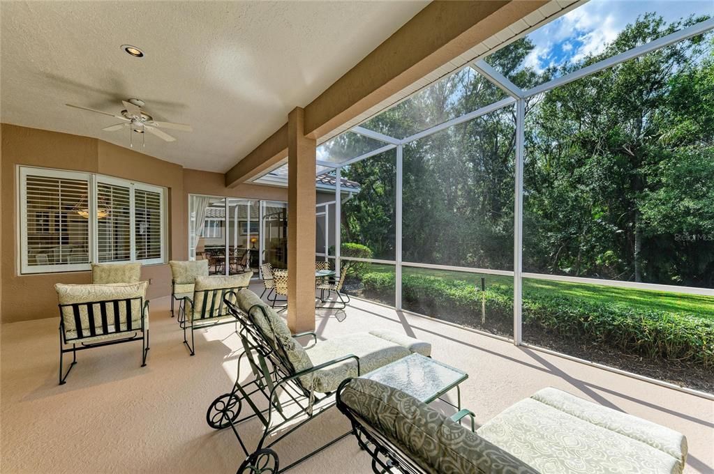 Под контрактом: $580,000 (3 спален, 2 ванн, 2410 Квадратных фут)