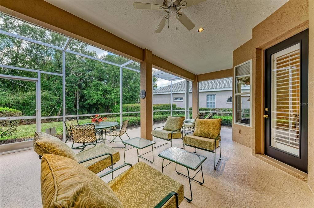 Под контрактом: $580,000 (3 спален, 2 ванн, 2410 Квадратных фут)