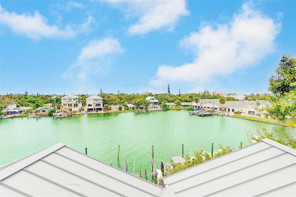 出租: $4,950 (3 贝兹, 3 浴室, 2080 平方英尺)