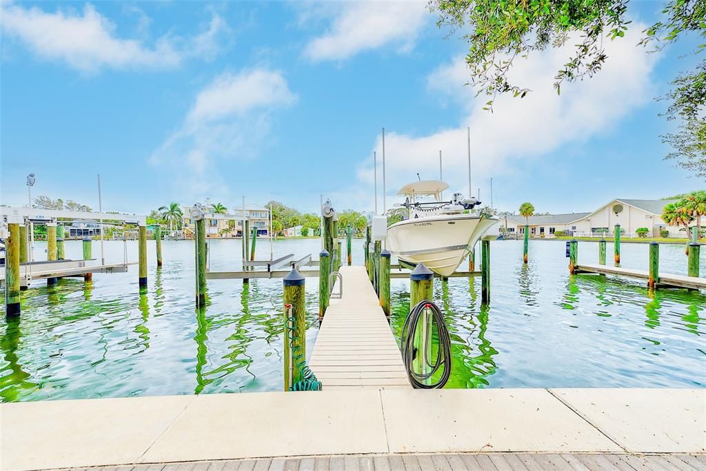 出租: $4,950 (3 贝兹, 3 浴室, 2080 平方英尺)