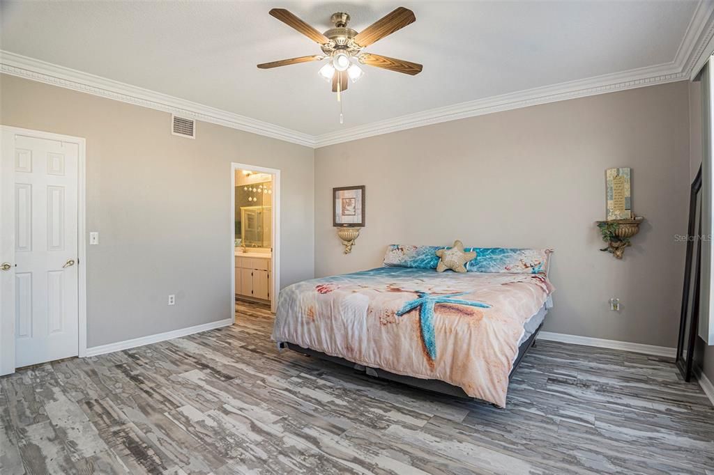 待售: $825,000 (5 贝兹, 4 浴室, 3526 平方英尺)